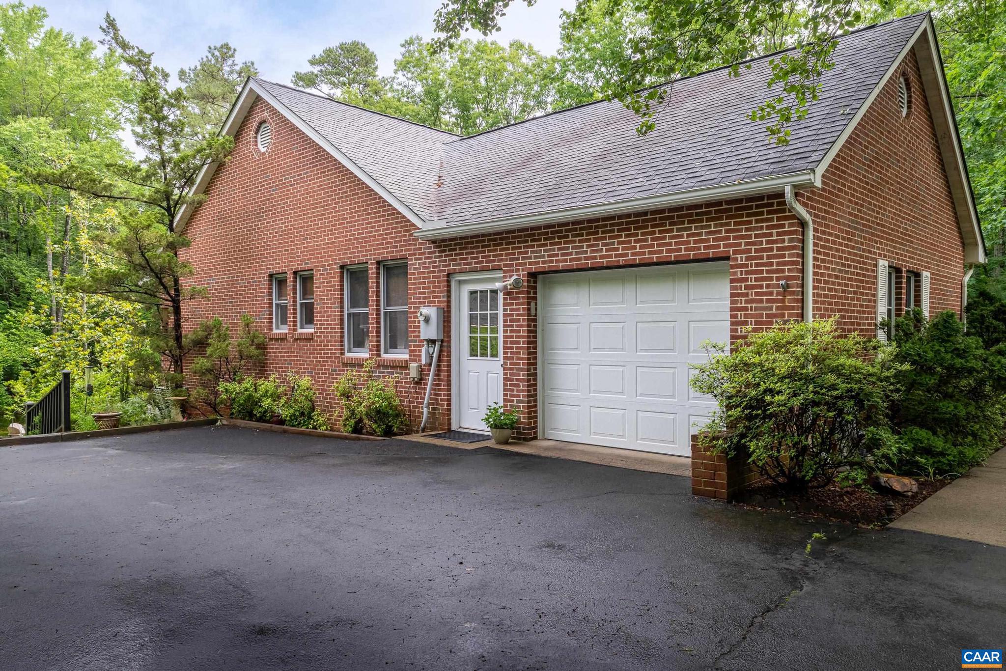 LAKE MONTICELLO - Residential