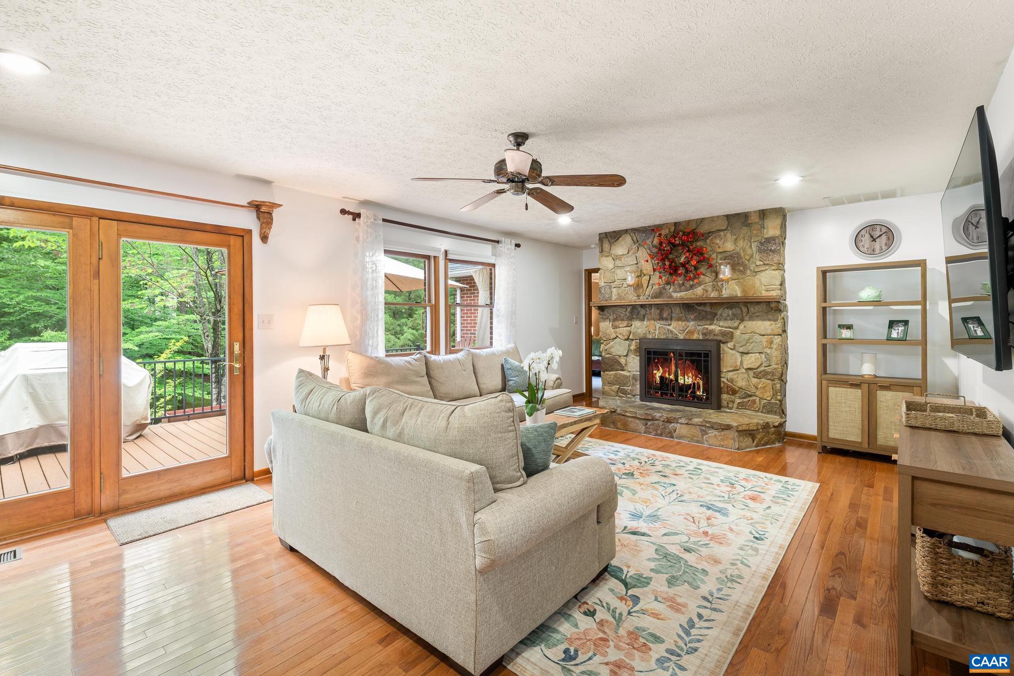 LAKE MONTICELLO - Residential