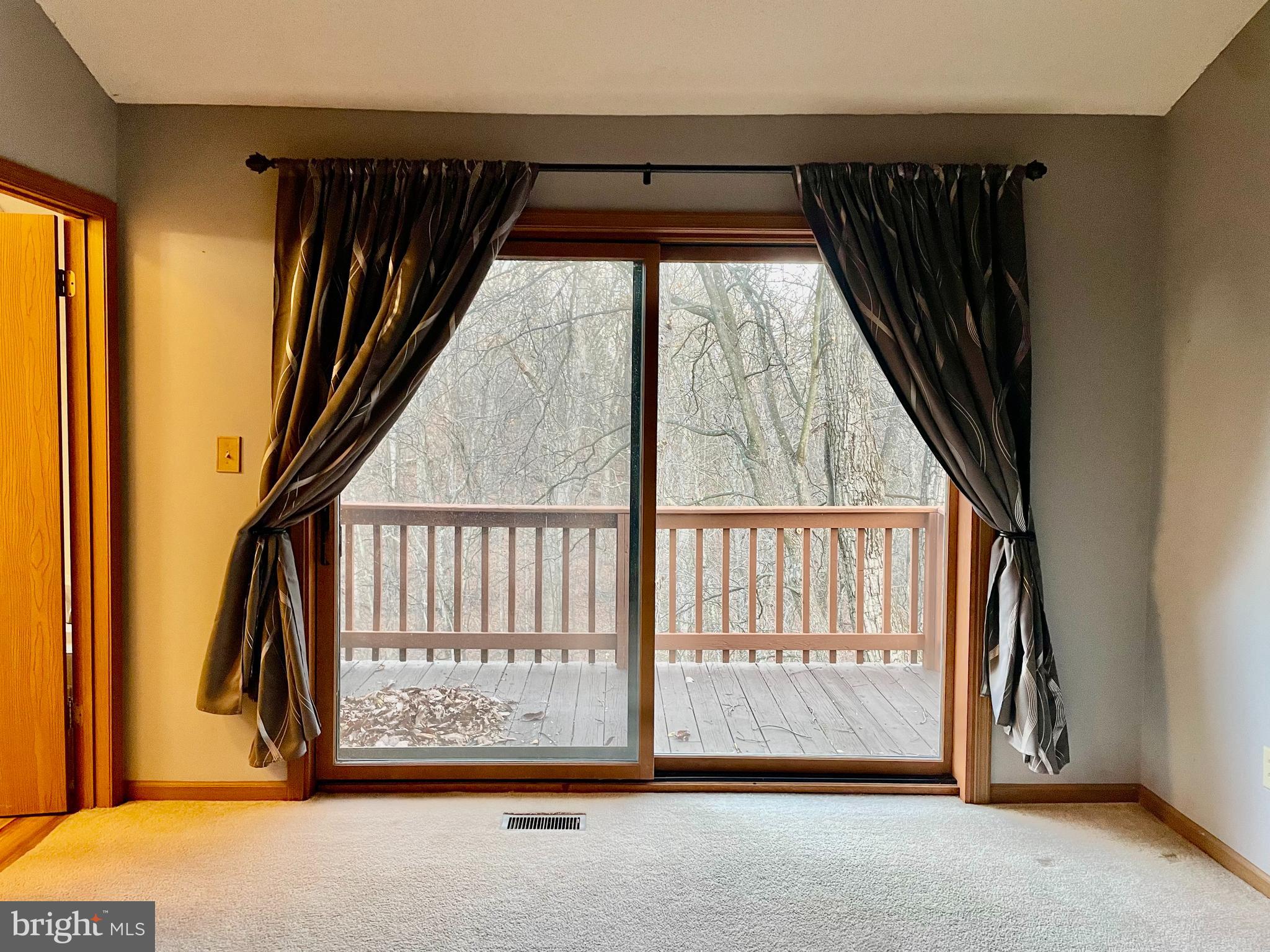 THE WOODS RESORT - Residential Lease