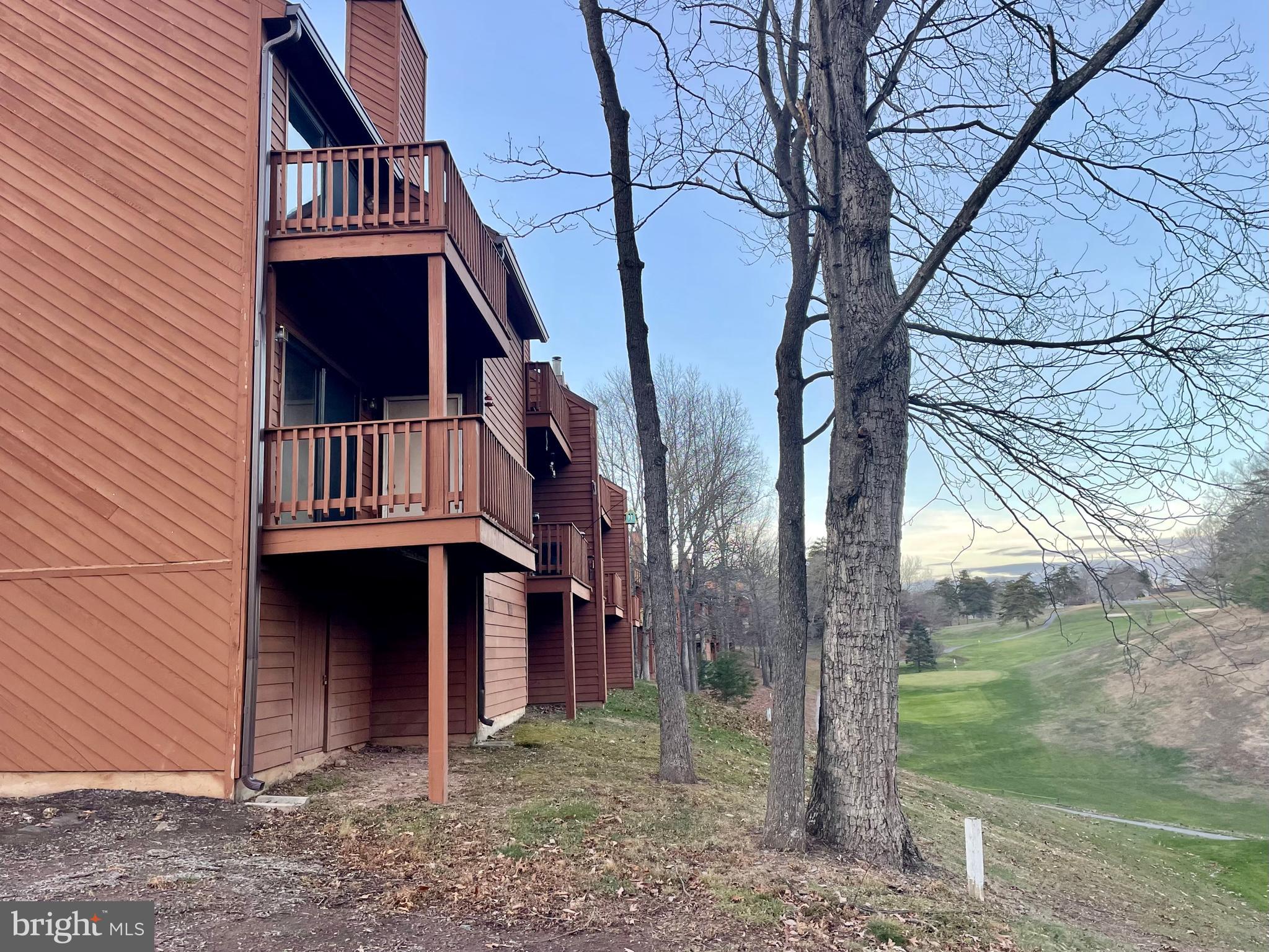 THE WOODS RESORT - Residential Lease