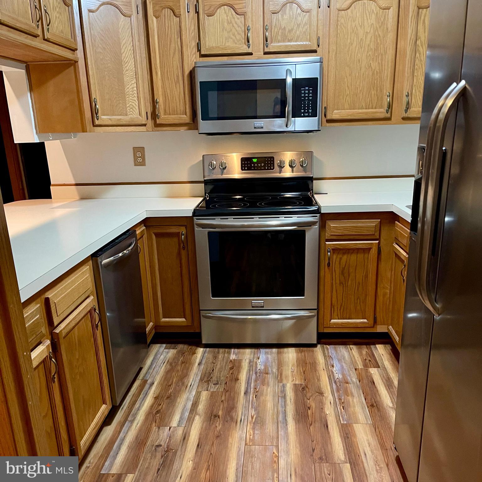 THE WOODS RESORT - Residential Lease