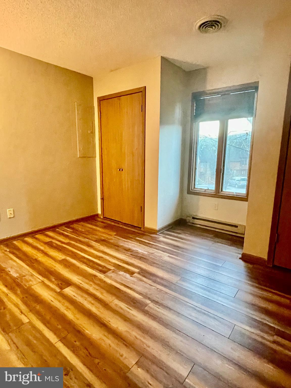 THE WOODS RESORT - Residential Lease