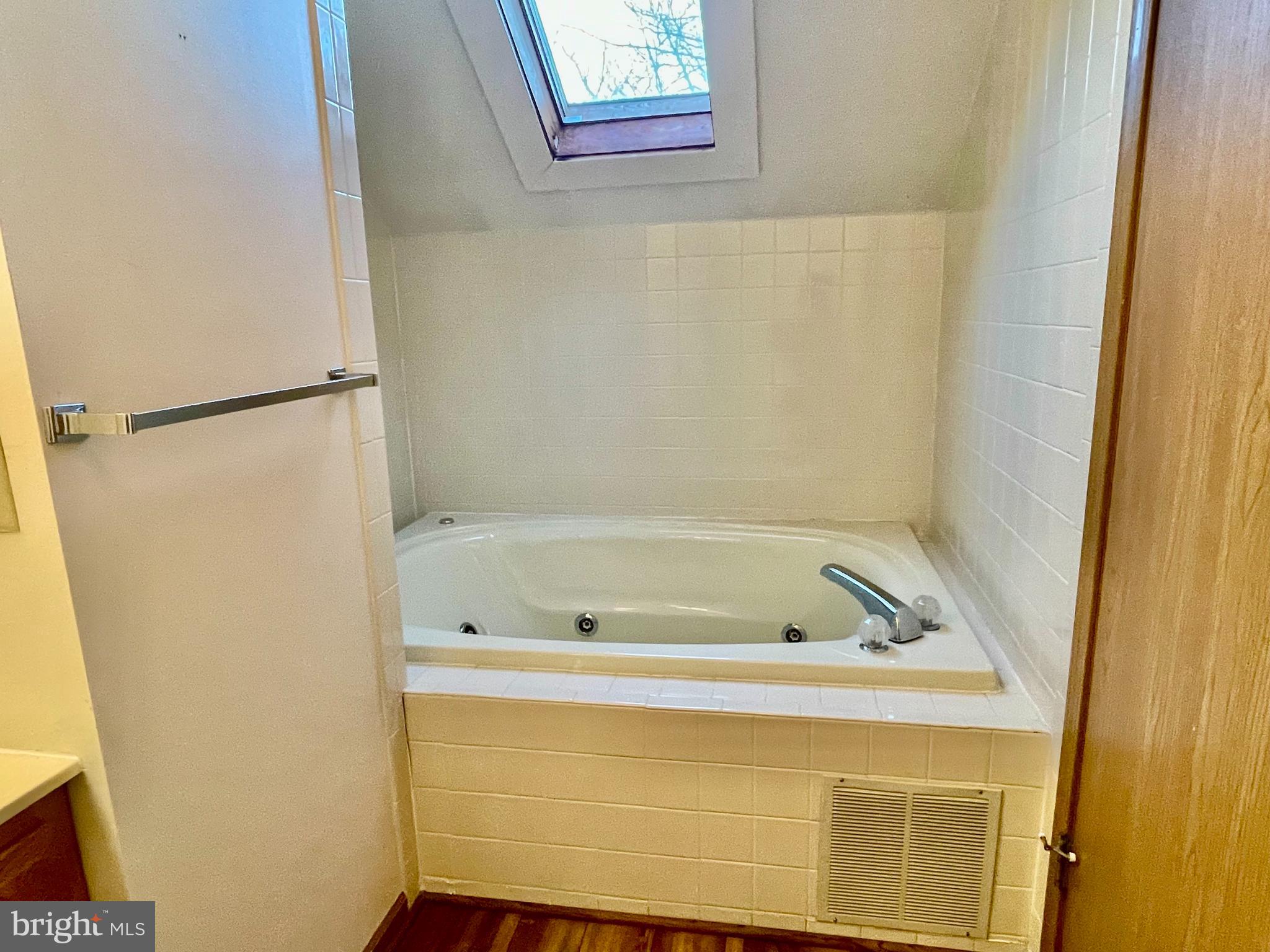 THE WOODS RESORT - Residential Lease