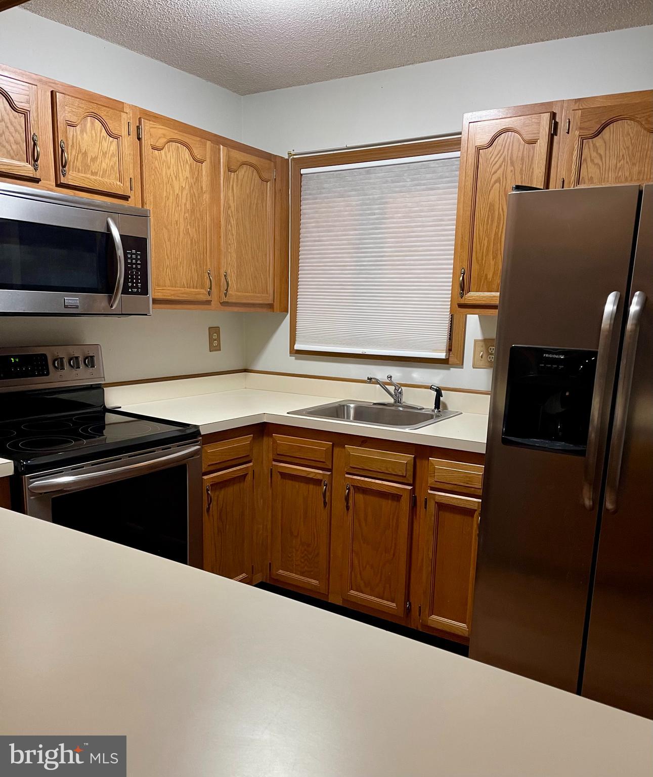 THE WOODS RESORT - Residential Lease