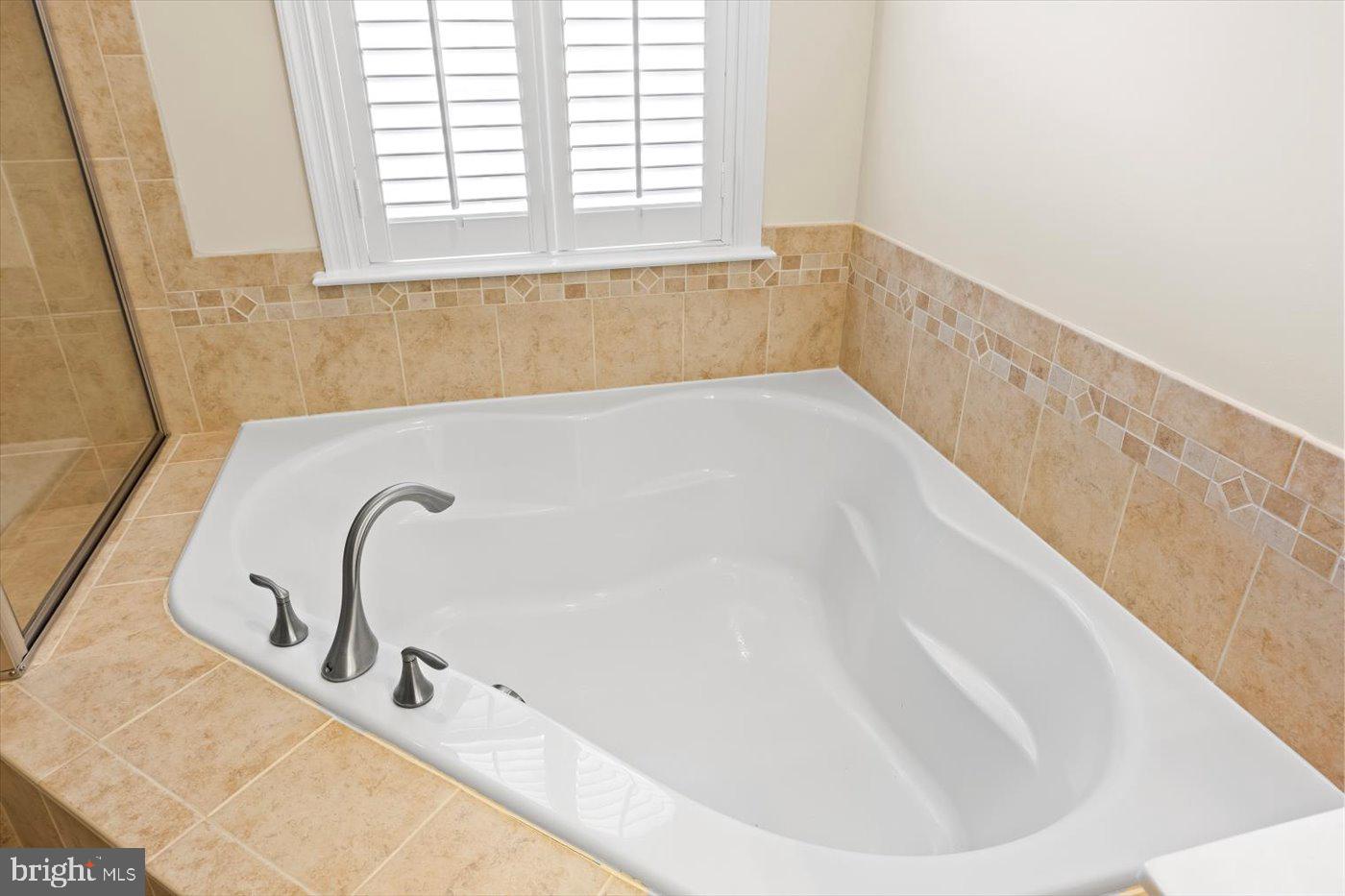 VIRGINIA HERITAGE AT LEE'S PARK - Residential