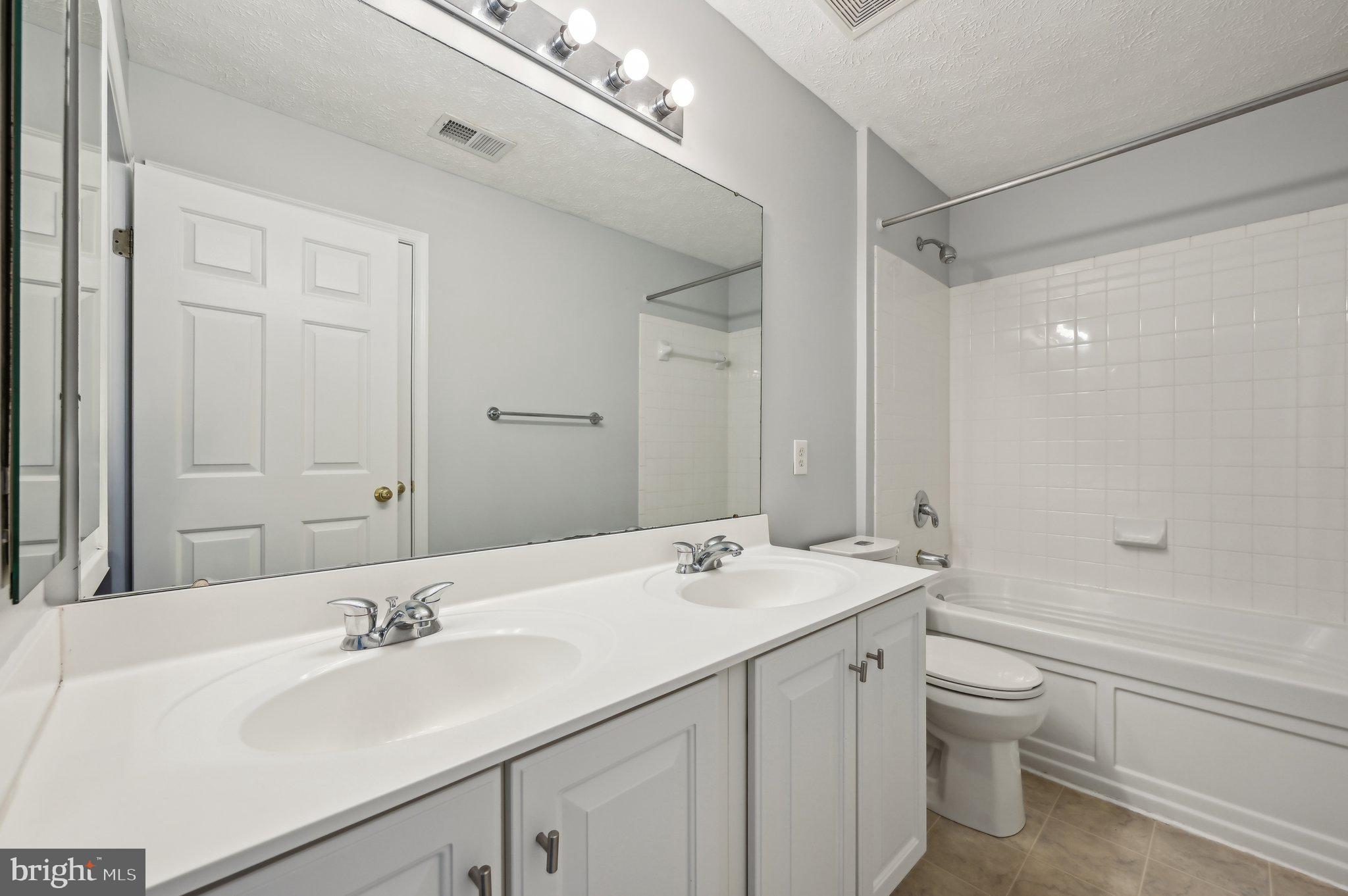 SEVEN OAKS - Residential