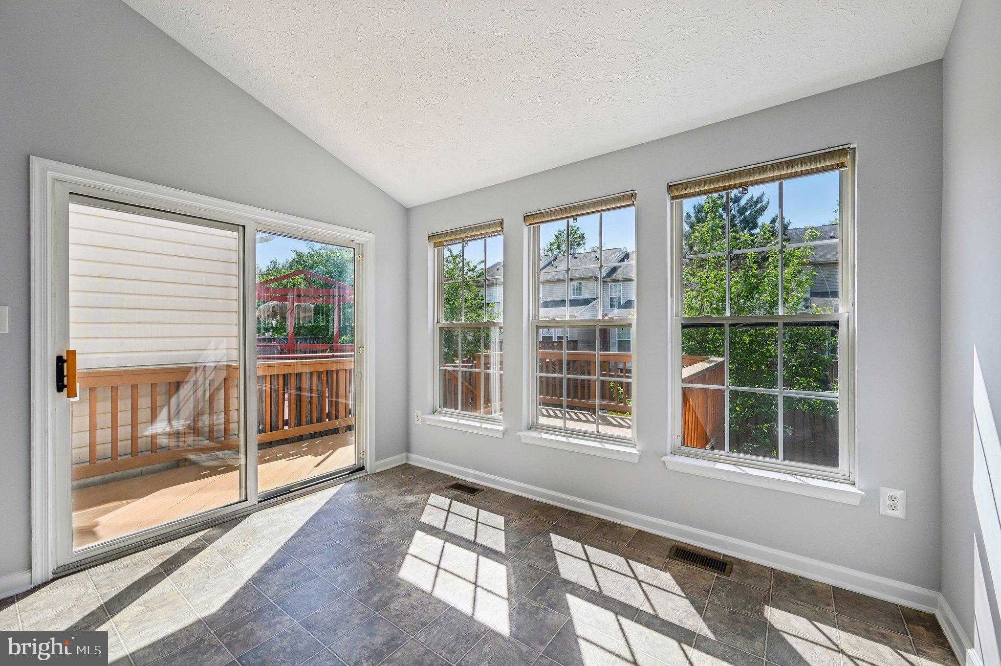 SEVEN OAKS - Residential