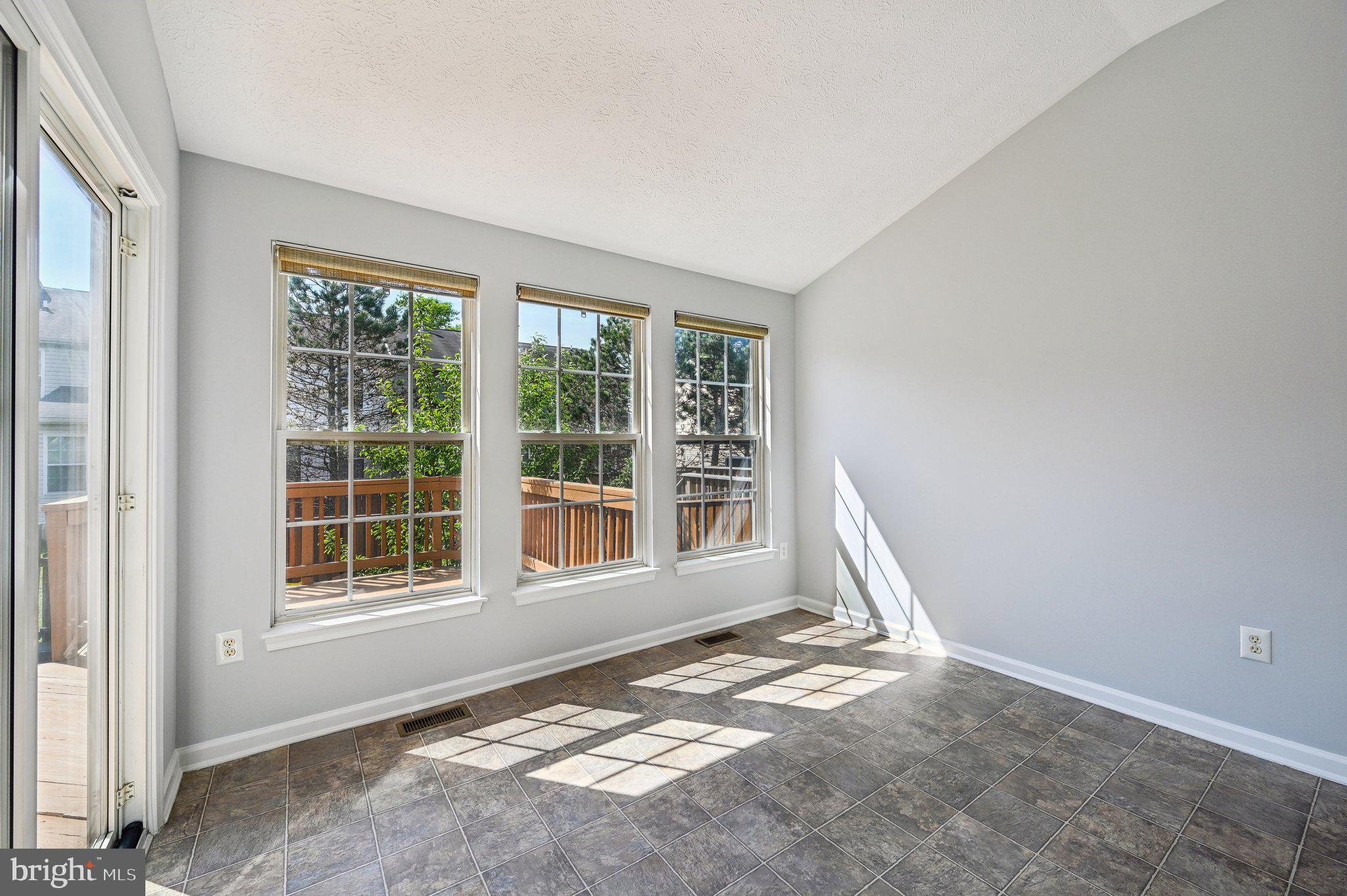 SEVEN OAKS - Residential