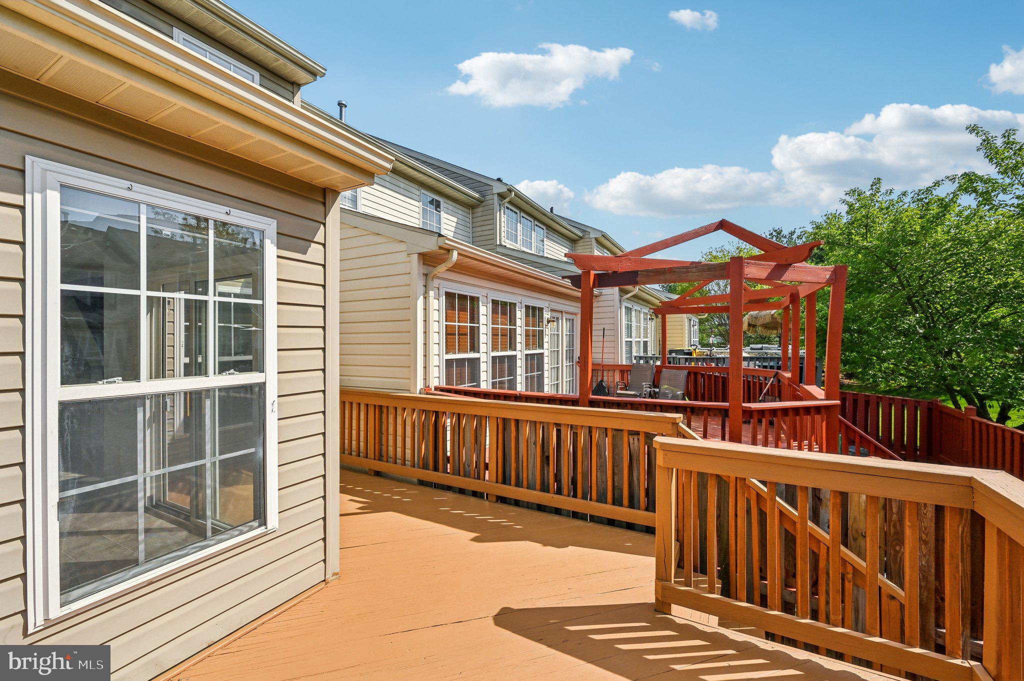 SEVEN OAKS - Residential