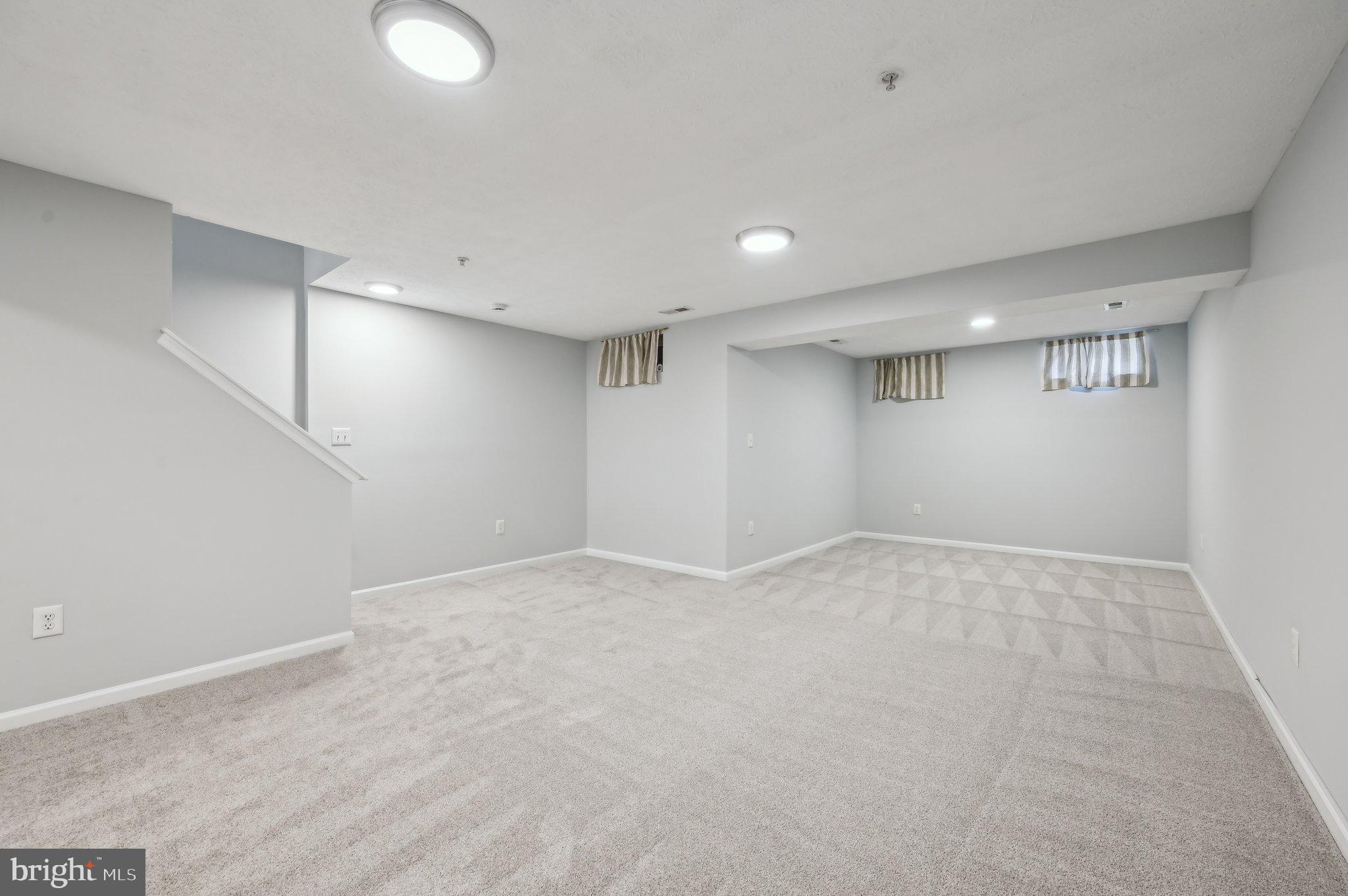 SEVEN OAKS - Residential