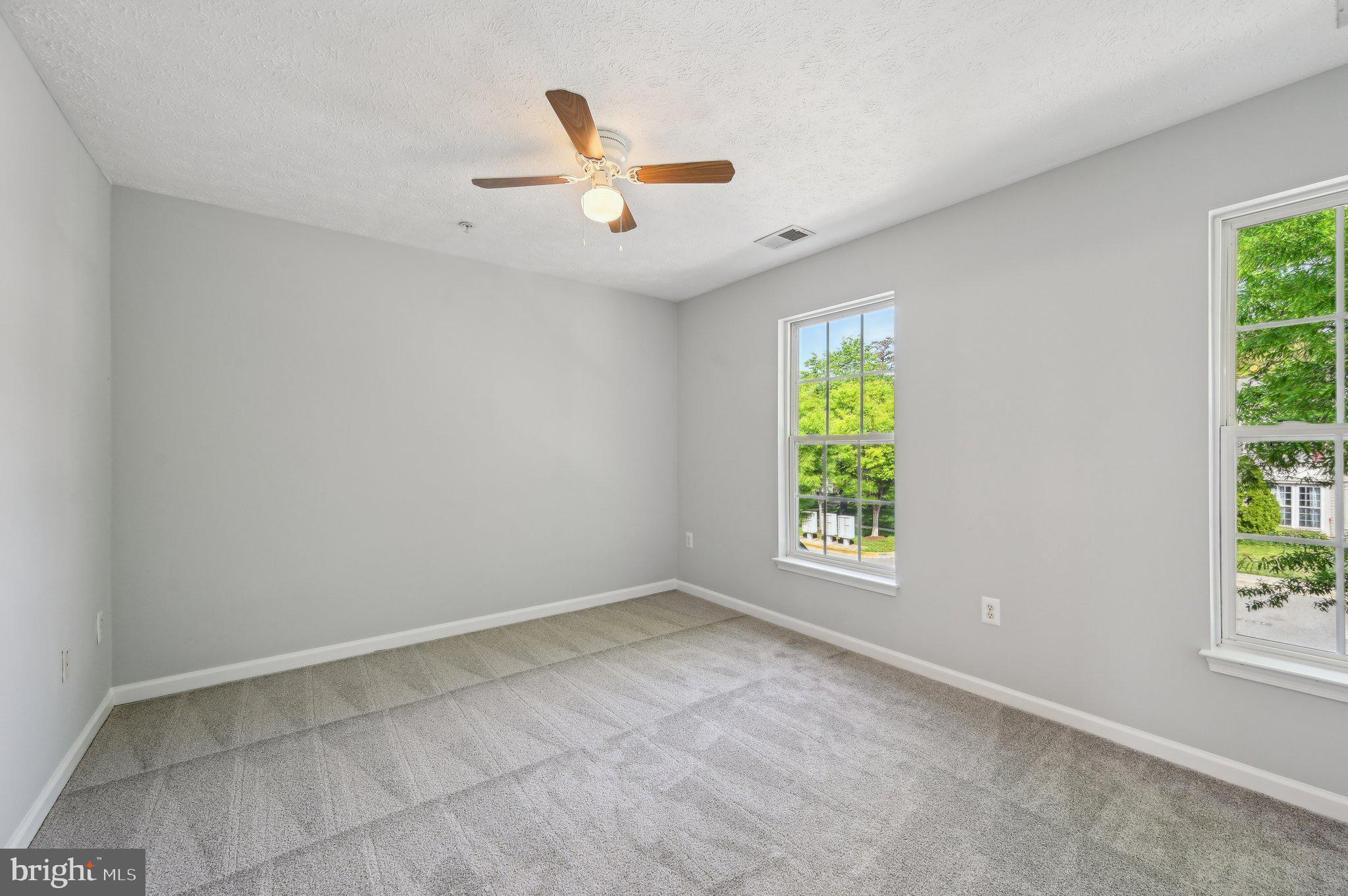 SEVEN OAKS - Residential