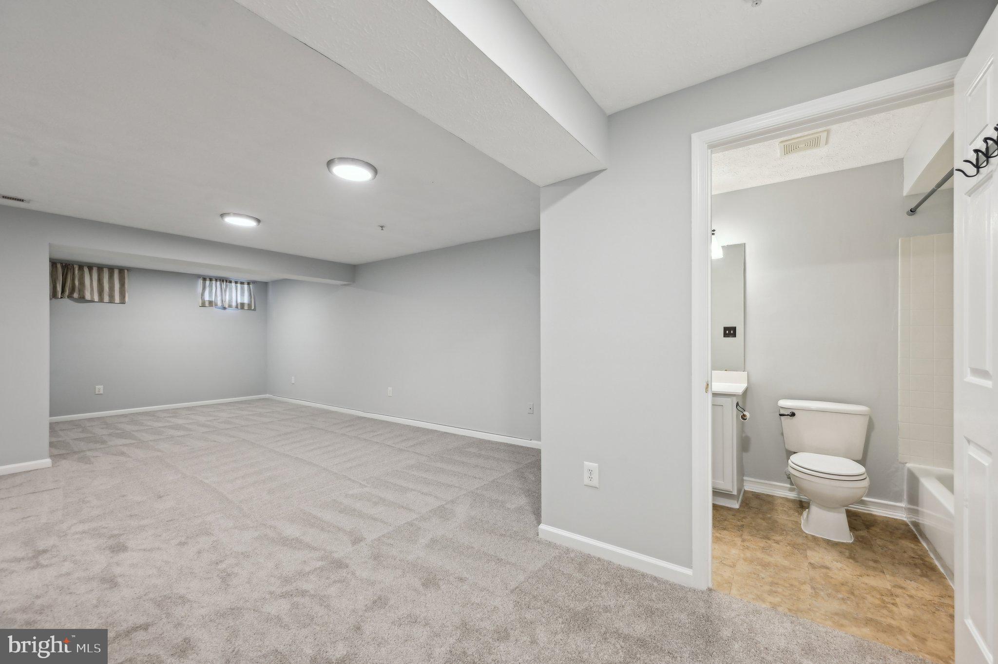 SEVEN OAKS - Residential