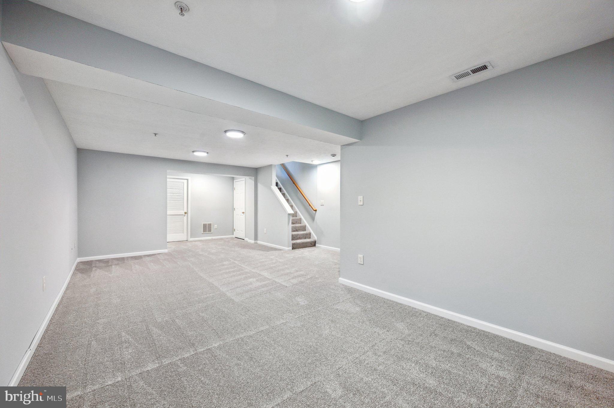 SEVEN OAKS - Residential