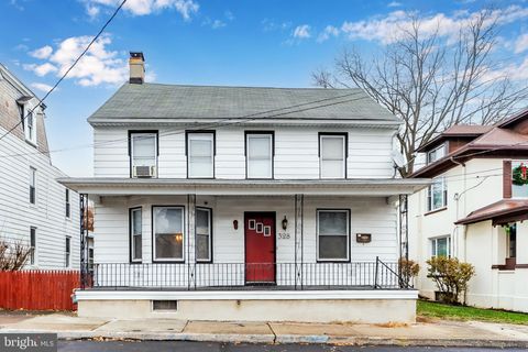 328 N SPRING STREET MIDDLETOWN PA 17057