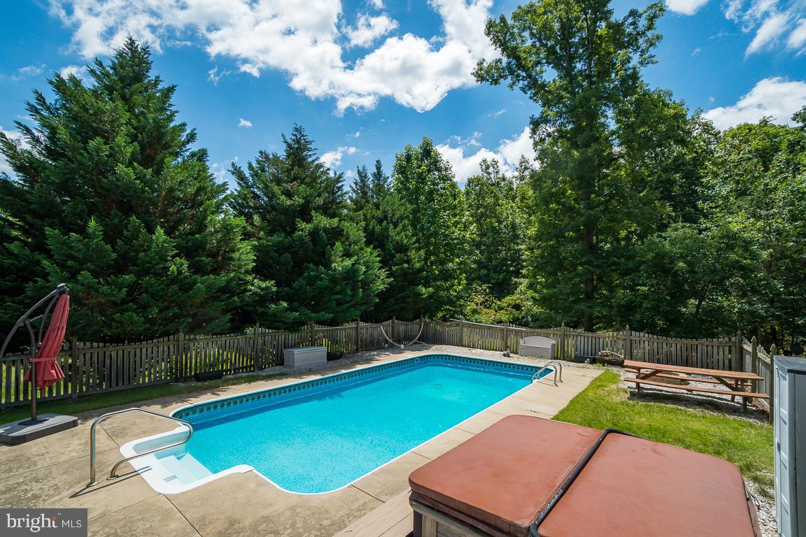 ESTATES OF LEE-JACKSON - Residential