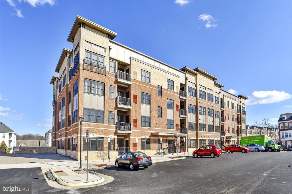 Photo of 2907 Bleeker Street #3-403, FAIRFAX, VA 22031 (MLS # VAFX2274122)