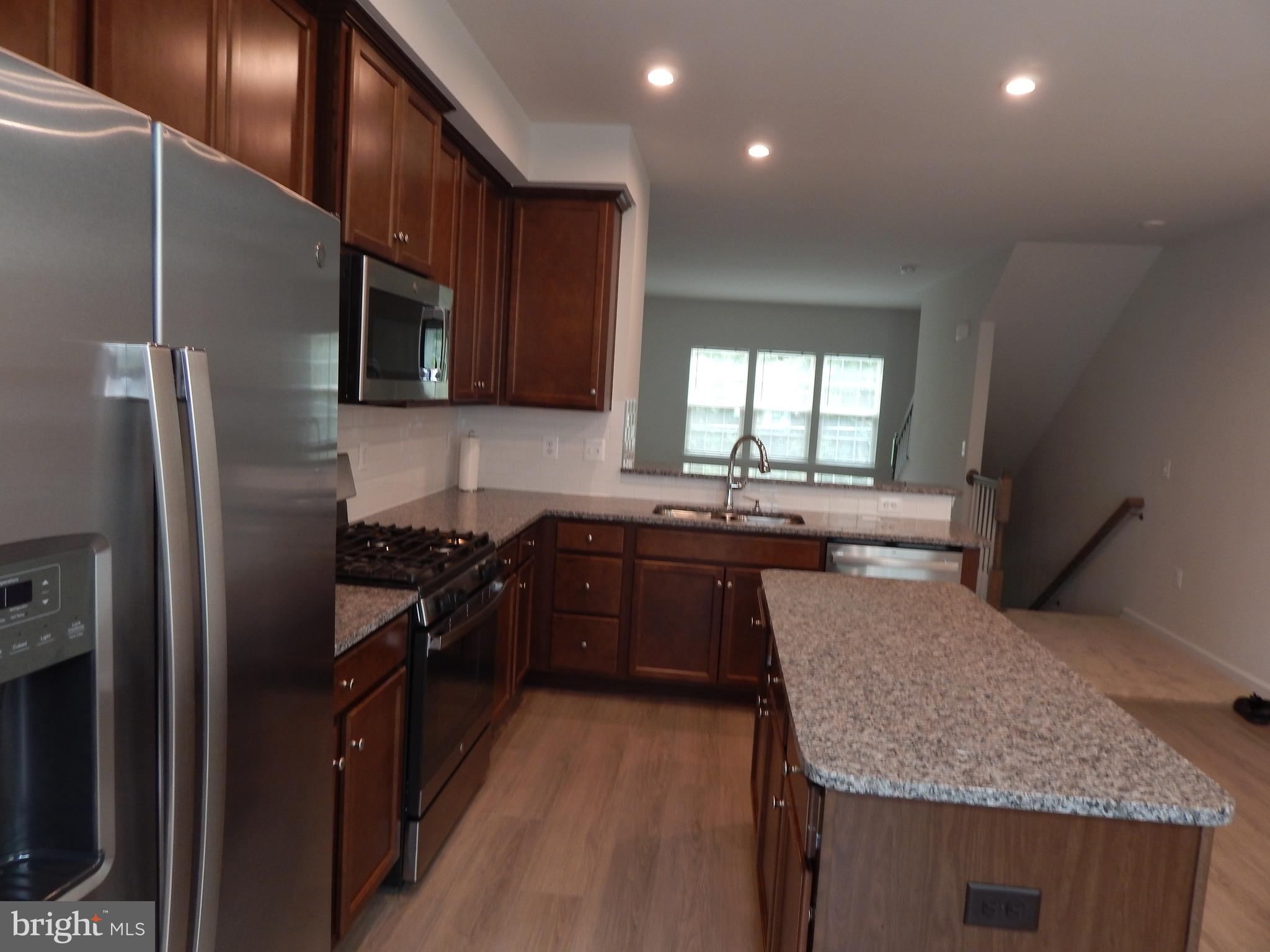 EAGLE ROW - Residential Lease