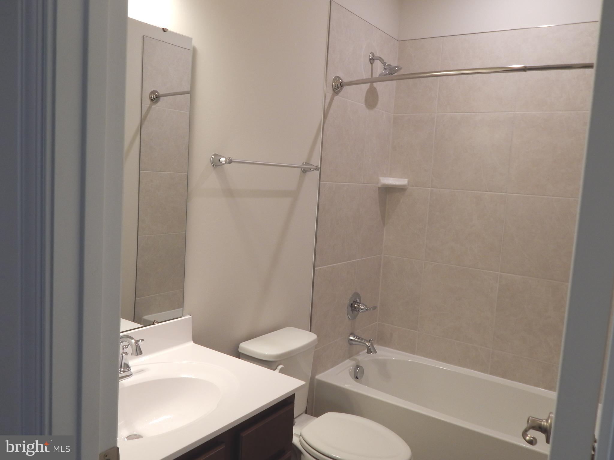 EAGLE ROW - Residential Lease