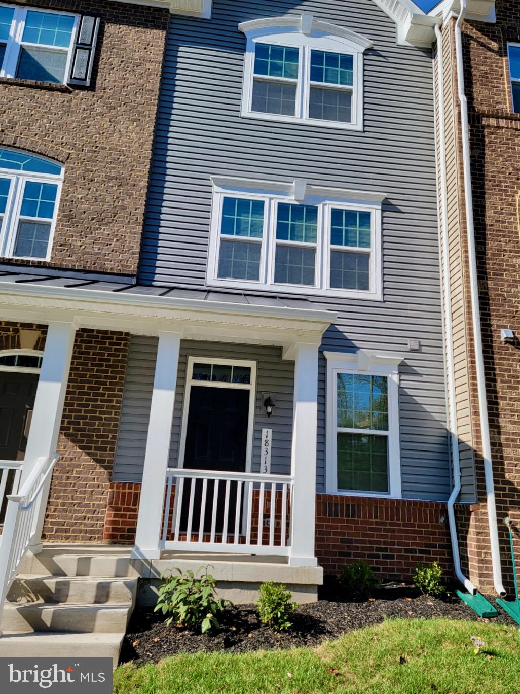 EAGLE ROW - Residential Lease