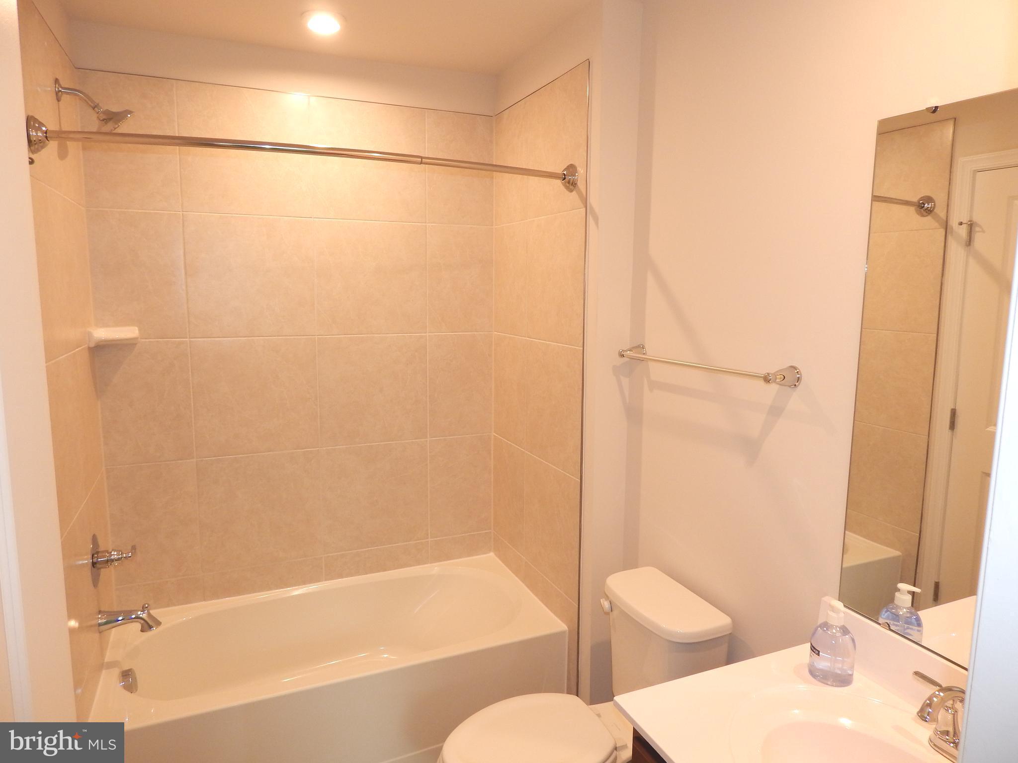 EAGLE ROW - Residential Lease