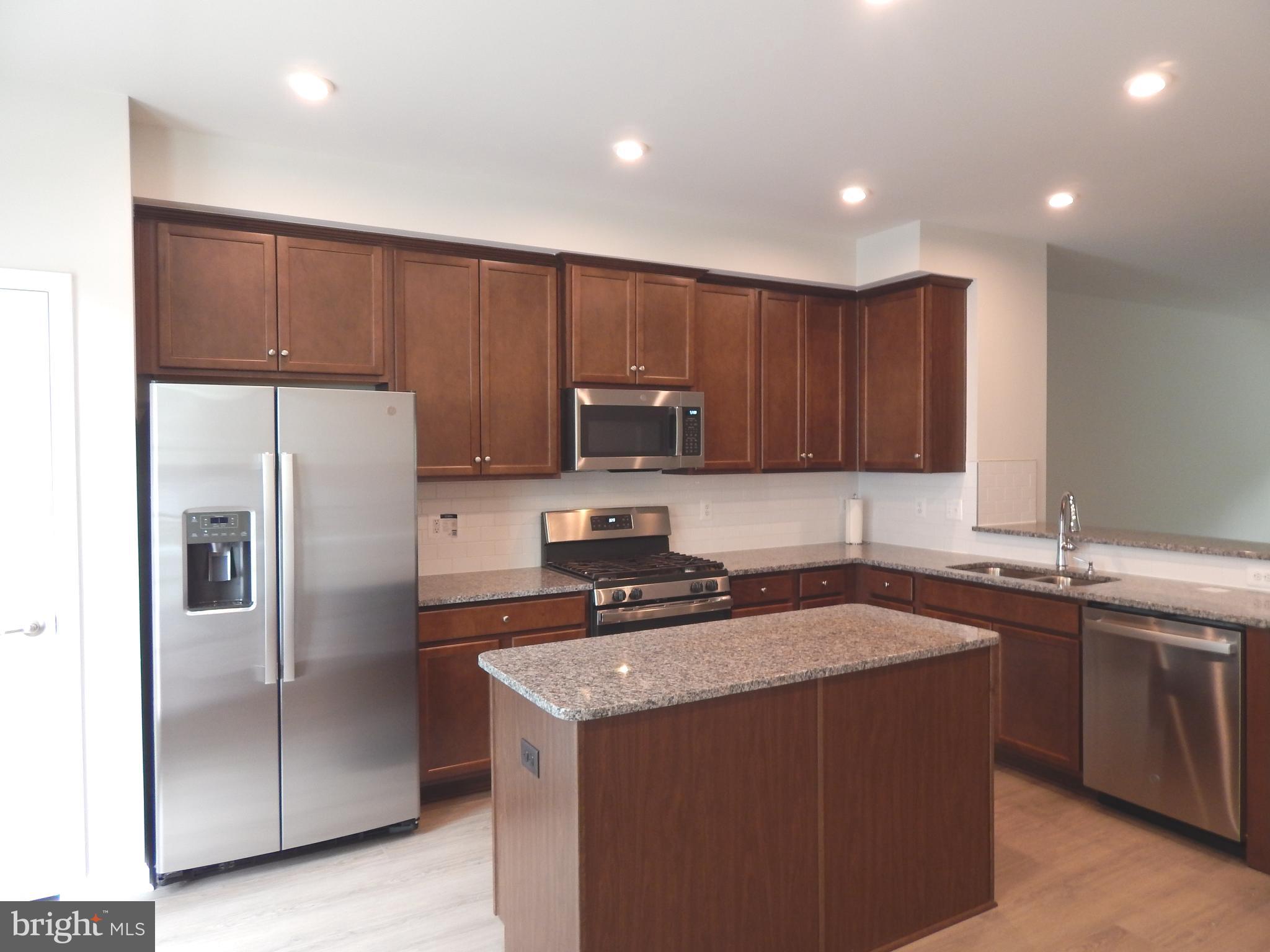 EAGLE ROW - Residential Lease