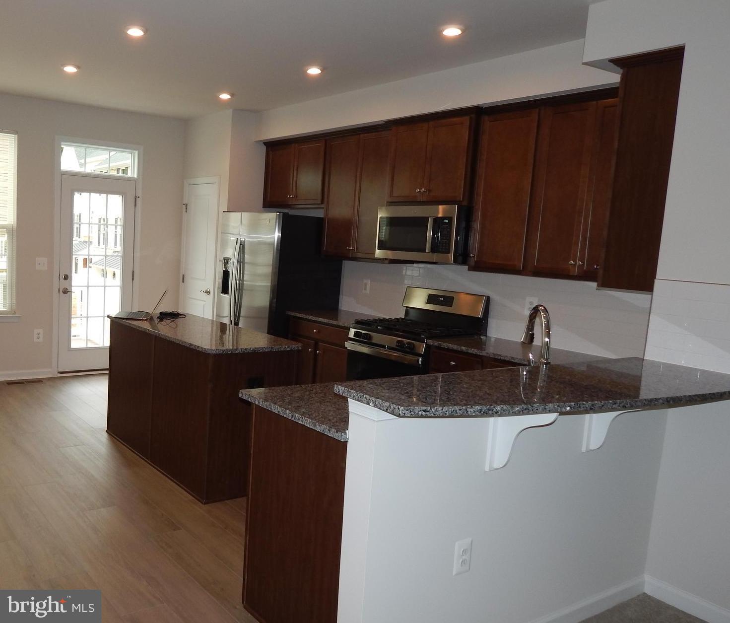 EAGLE ROW - Residential Lease