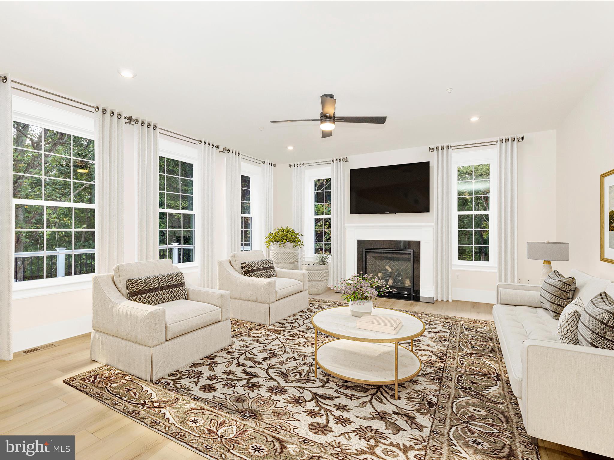 AMERICUS MANOR - Residential