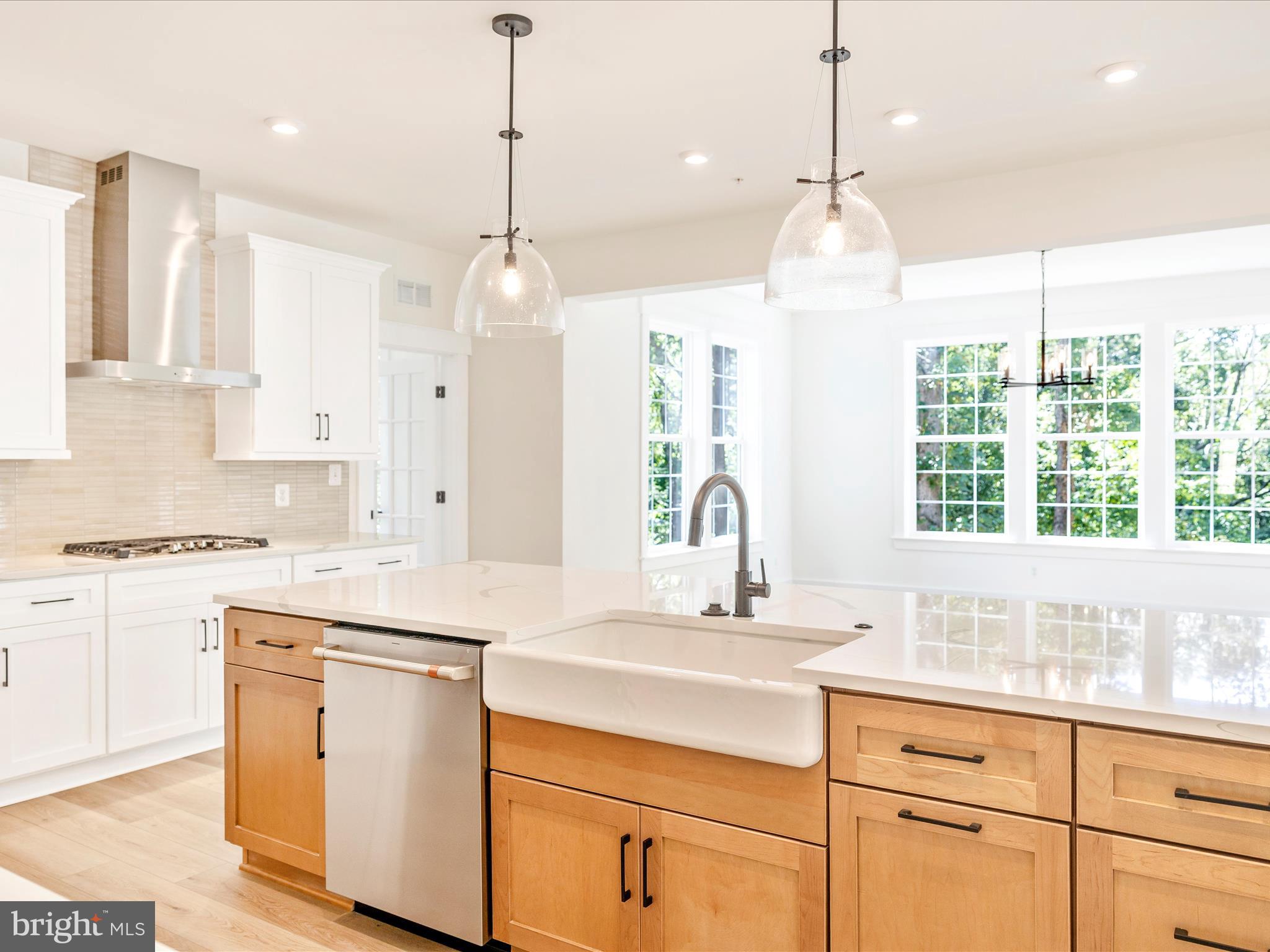 AMERICUS MANOR - Residential