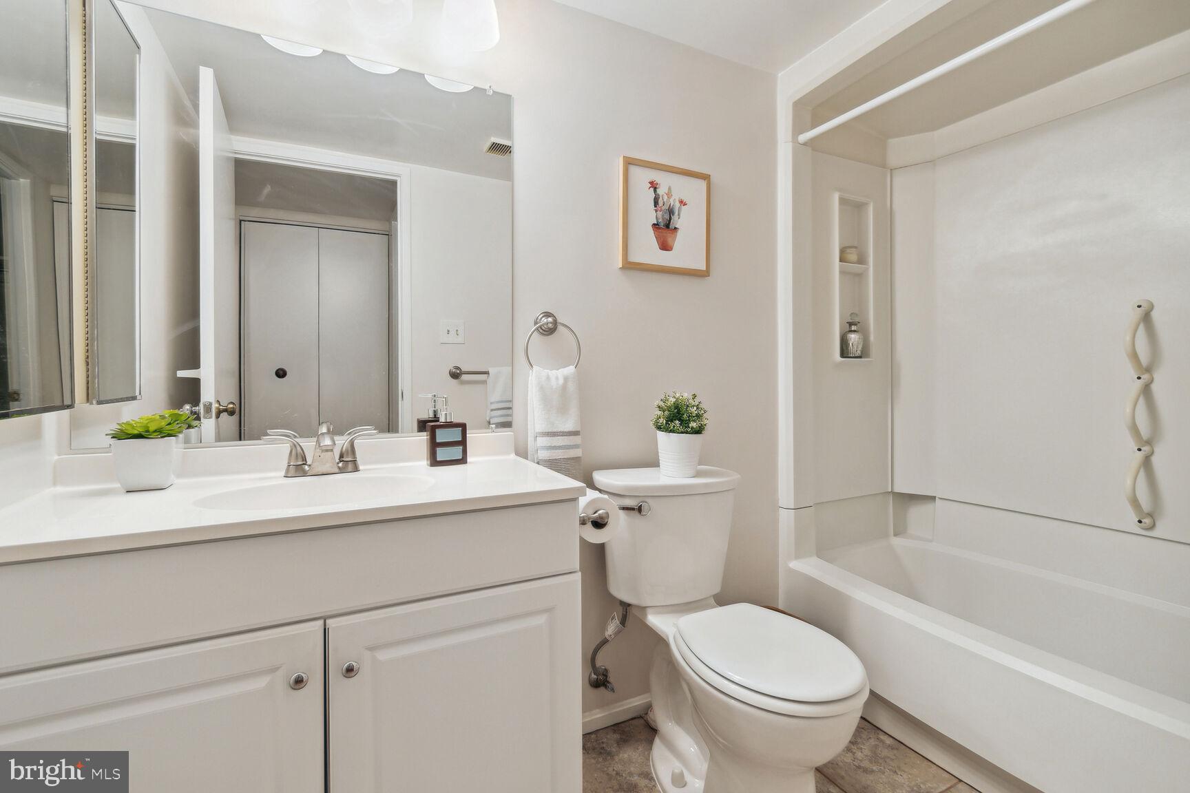 LEISURE WORLD - Residential