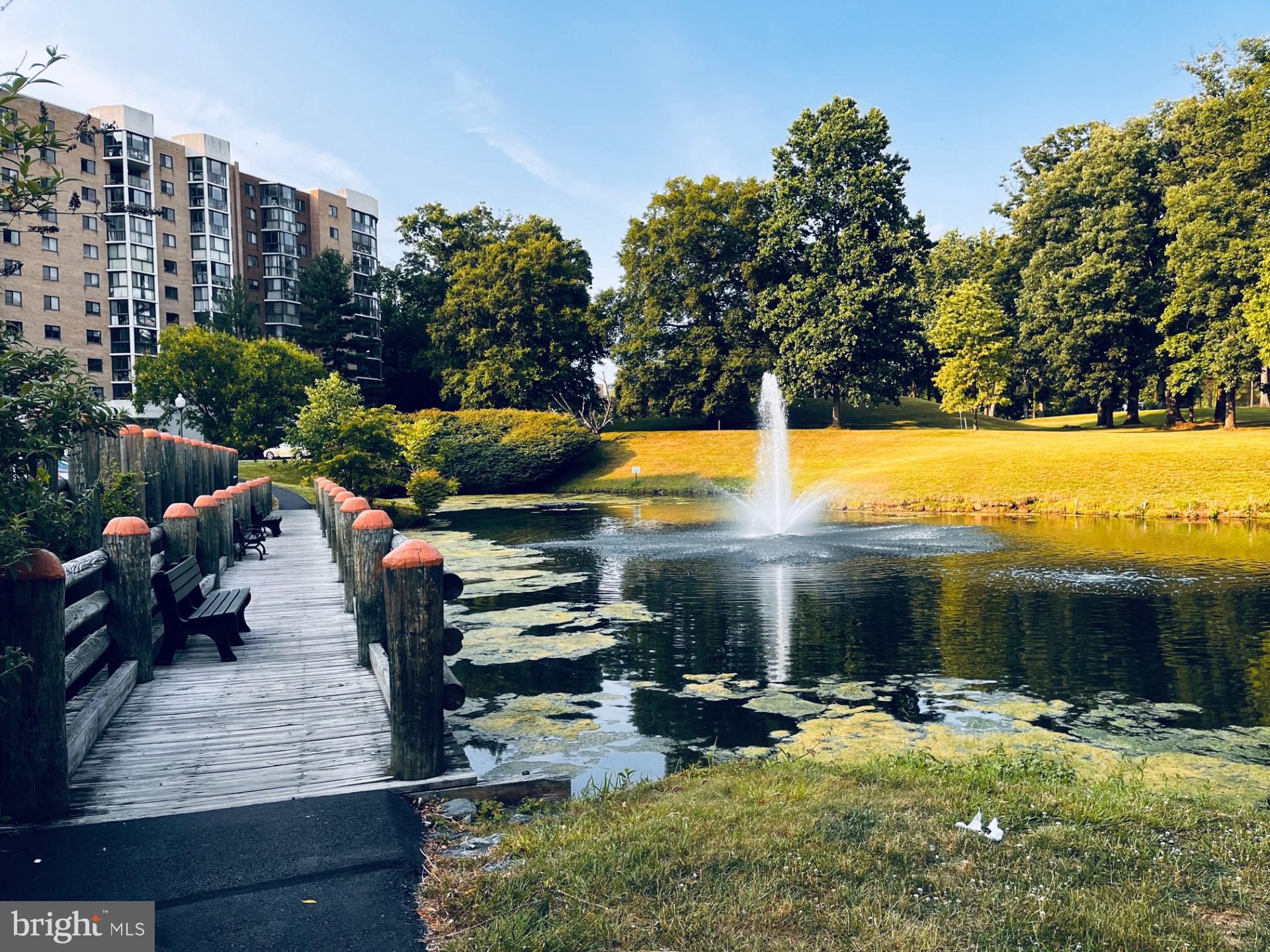 LEISURE WORLD - Residential