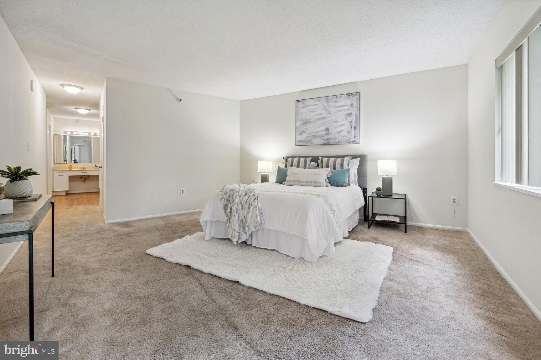 LEISURE WORLD - Residential