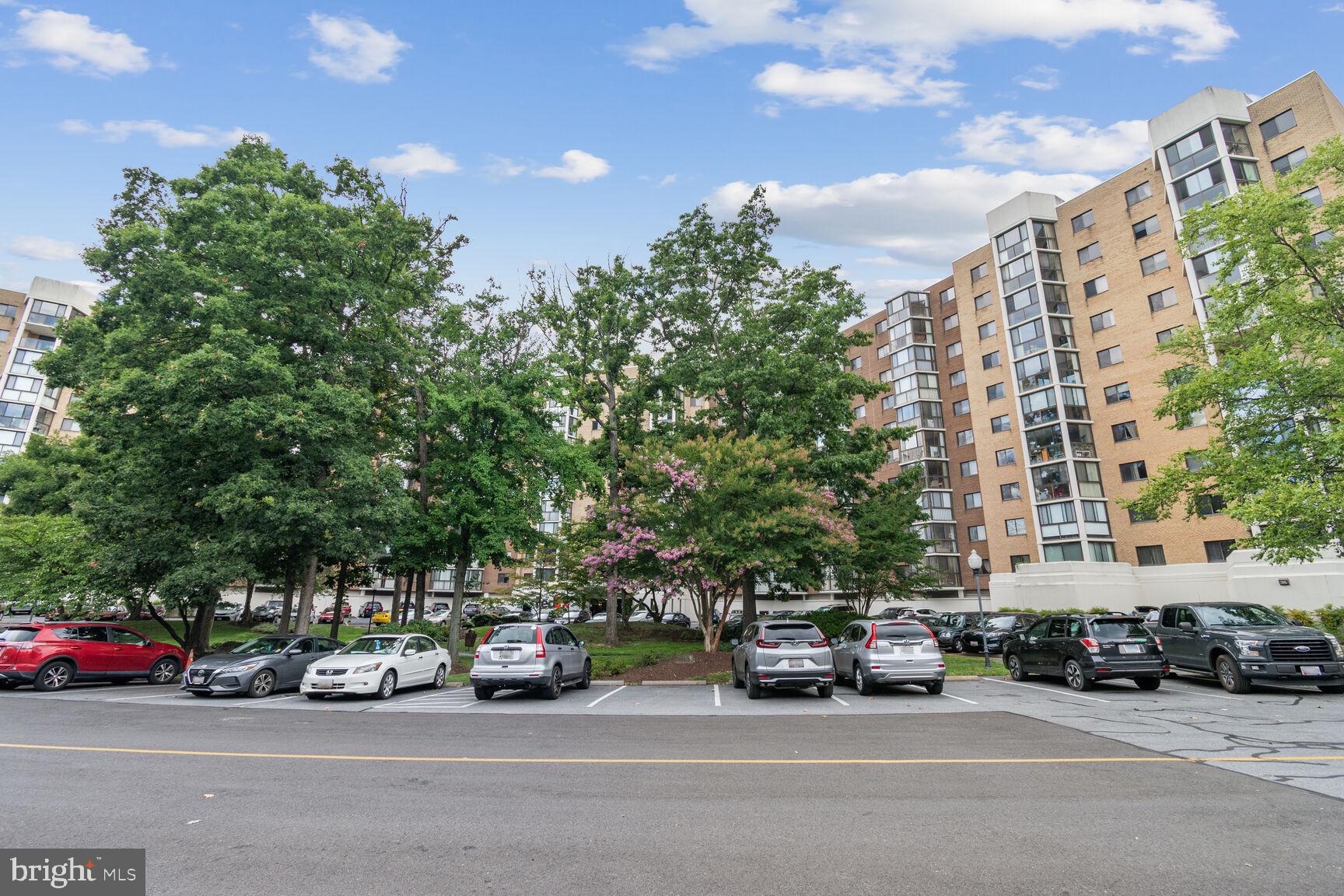 LEISURE WORLD - Residential