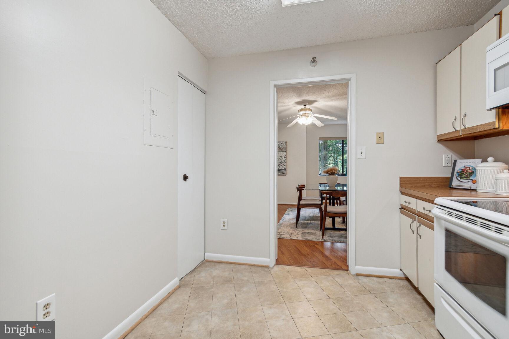 LEISURE WORLD - Residential