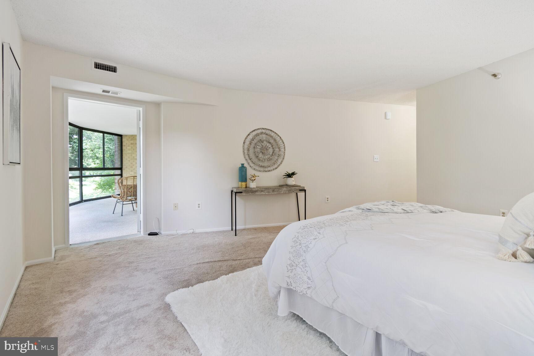 LEISURE WORLD - Residential