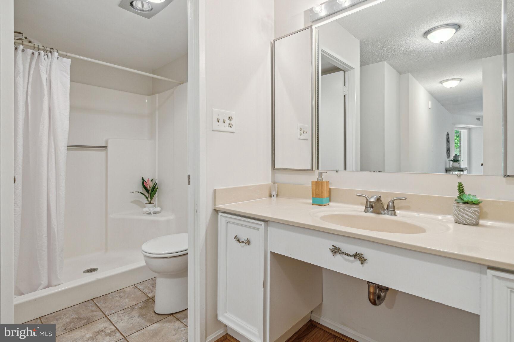 LEISURE WORLD - Residential