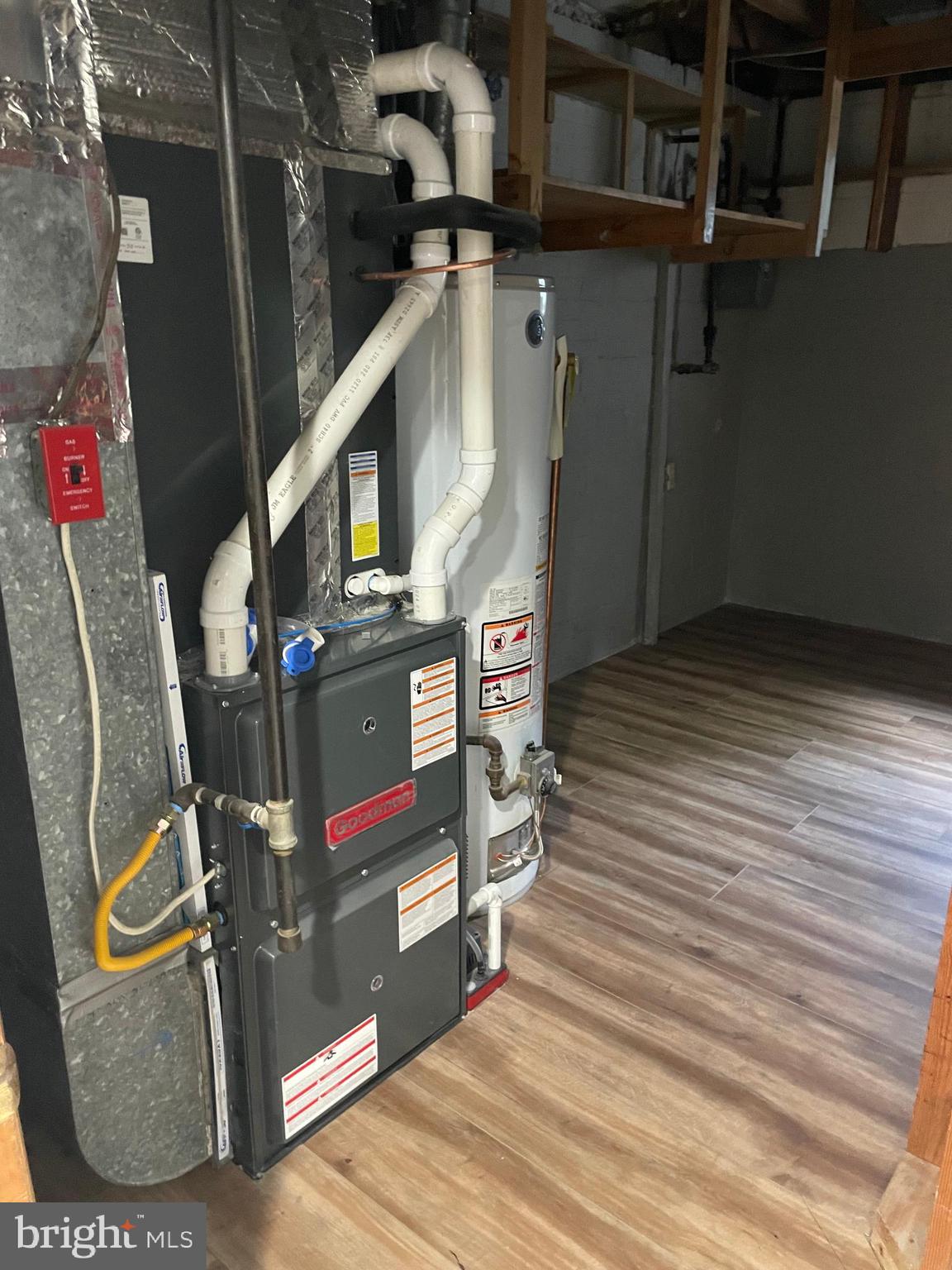 LINCOLNIA HILLS - Residential Lease