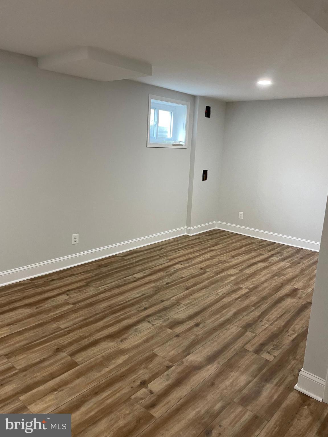 LINCOLNIA HILLS - Residential Lease