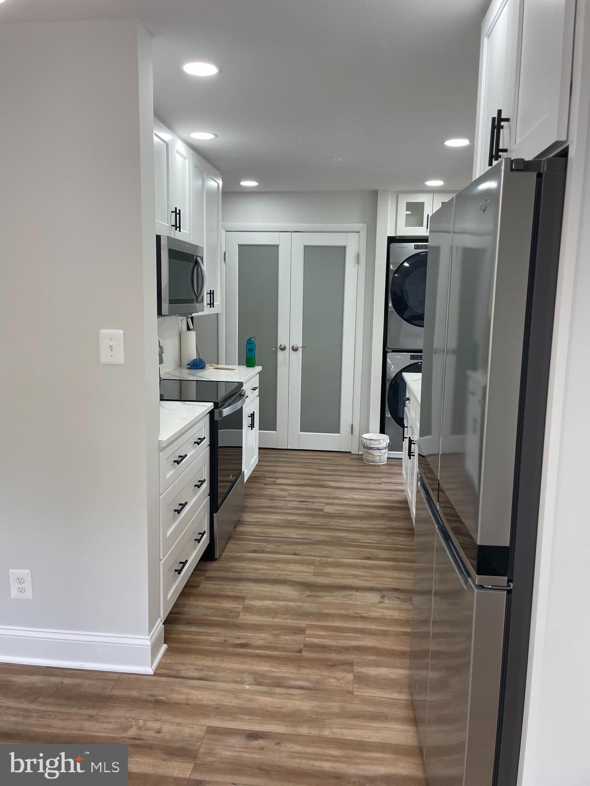 LINCOLNIA HILLS - Residential Lease