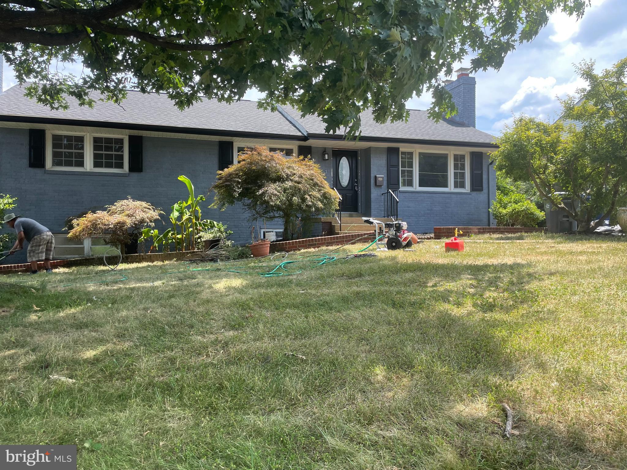 LINCOLNIA HILLS - Residential Lease