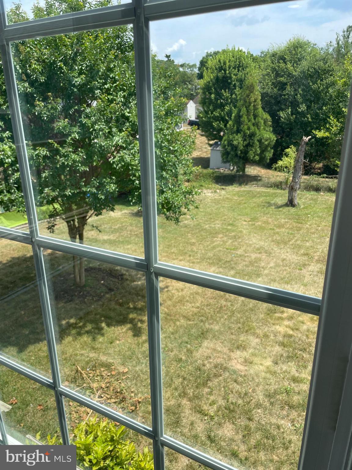 LINCOLNIA HILLS - Residential Lease