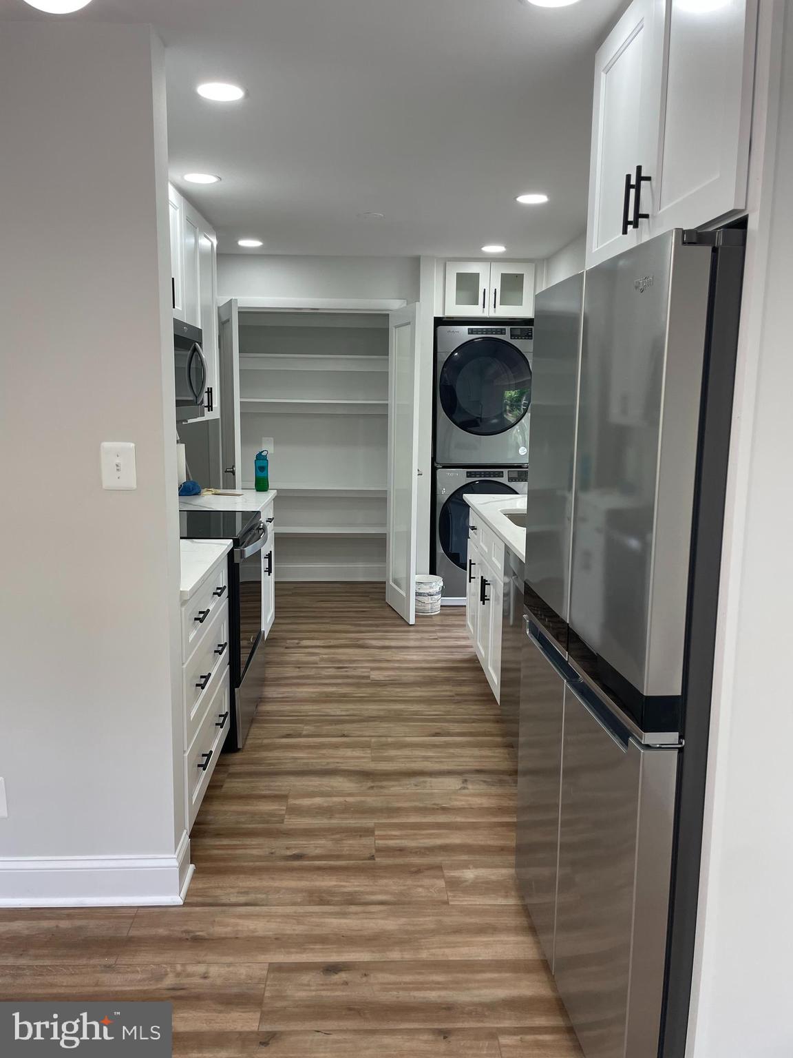 LINCOLNIA HILLS - Residential Lease