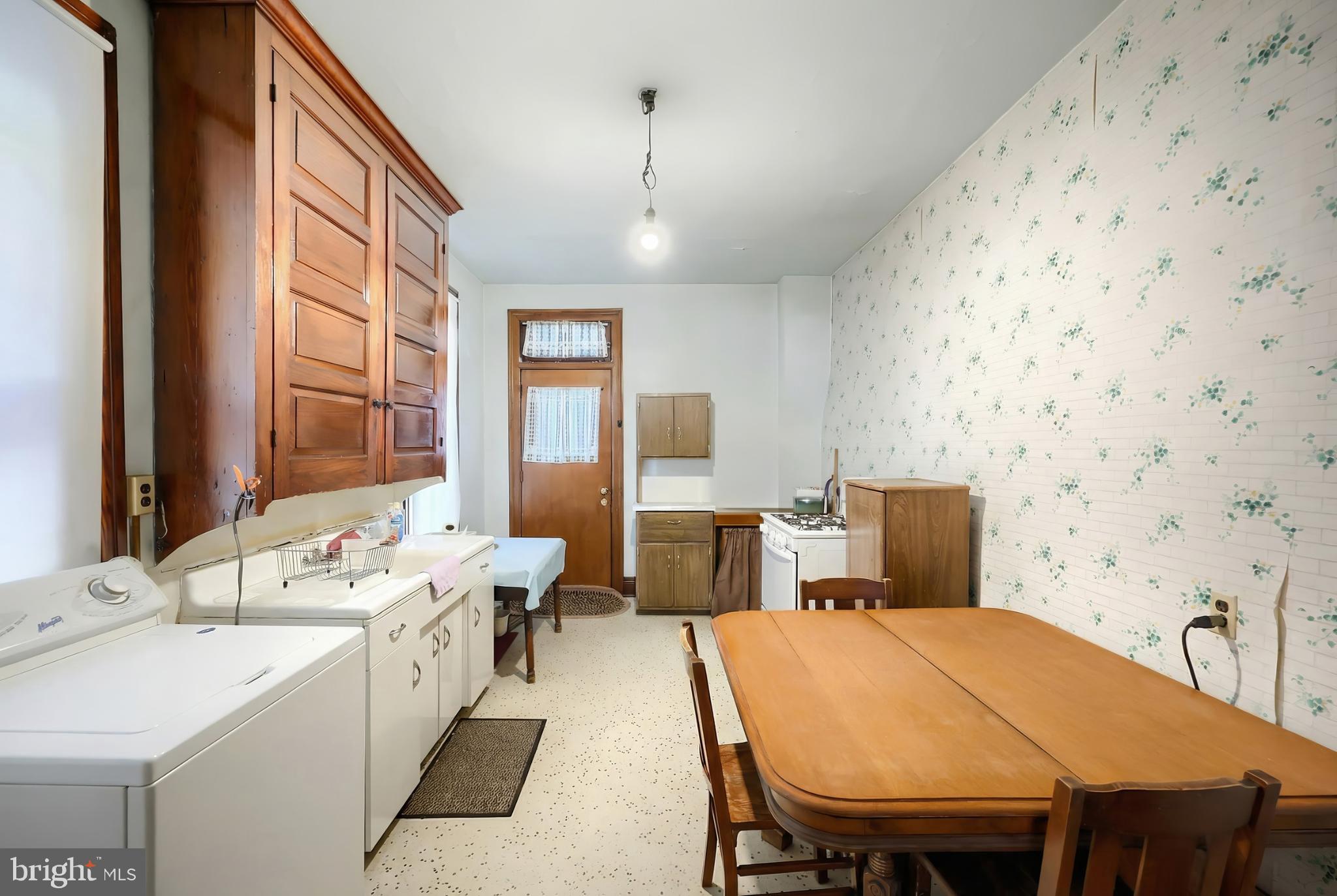 THE AVENUES - Residential