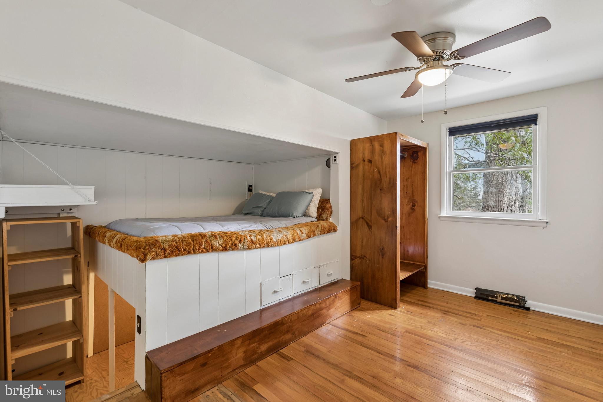 VALLEY VIEW - Residential