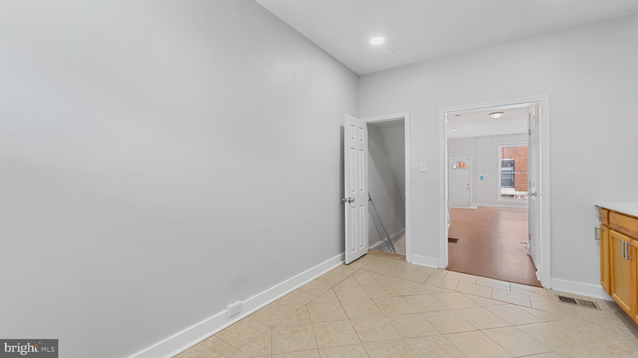 MADISON EASTEND - Residential Lease