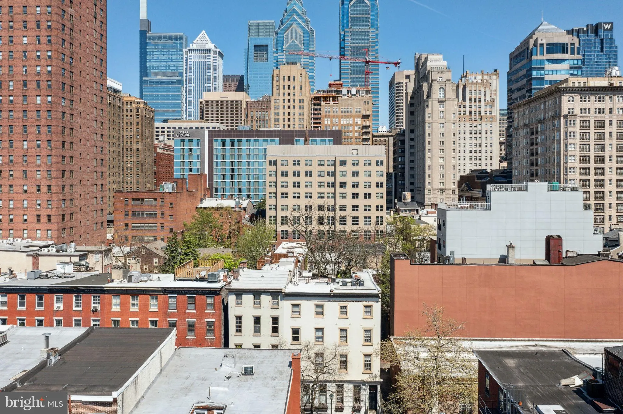 Philadelphia, Pennsylvania 19103, United States, 4 Bedrooms Bedrooms, ,2 BathroomsBathrooms,Residential,Pending,118876