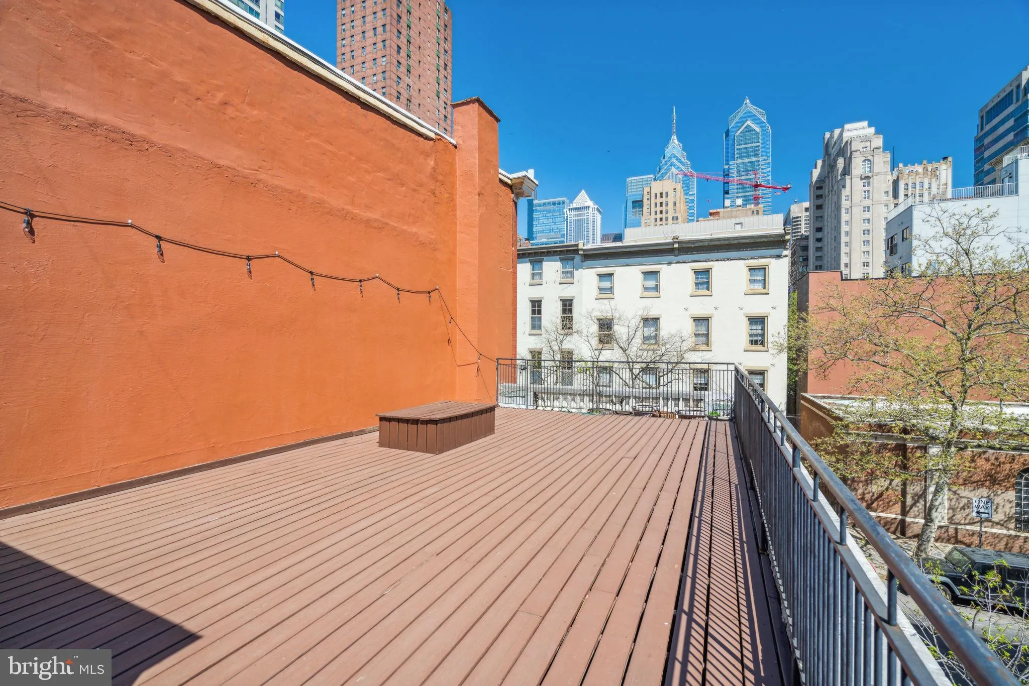 Philadelphia, Pennsylvania 19103, United States, 4 Bedrooms Bedrooms, ,2 BathroomsBathrooms,Residential,Pending,118876