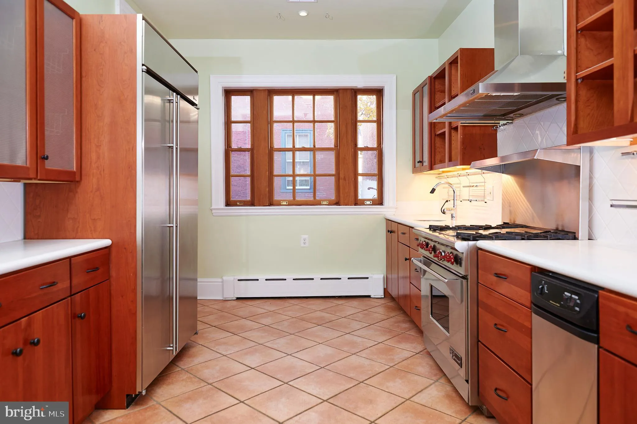 Philadelphia, Pennsylvania 19103, United States, 4 Bedrooms Bedrooms, ,2 BathroomsBathrooms,Residential,Pending,118876