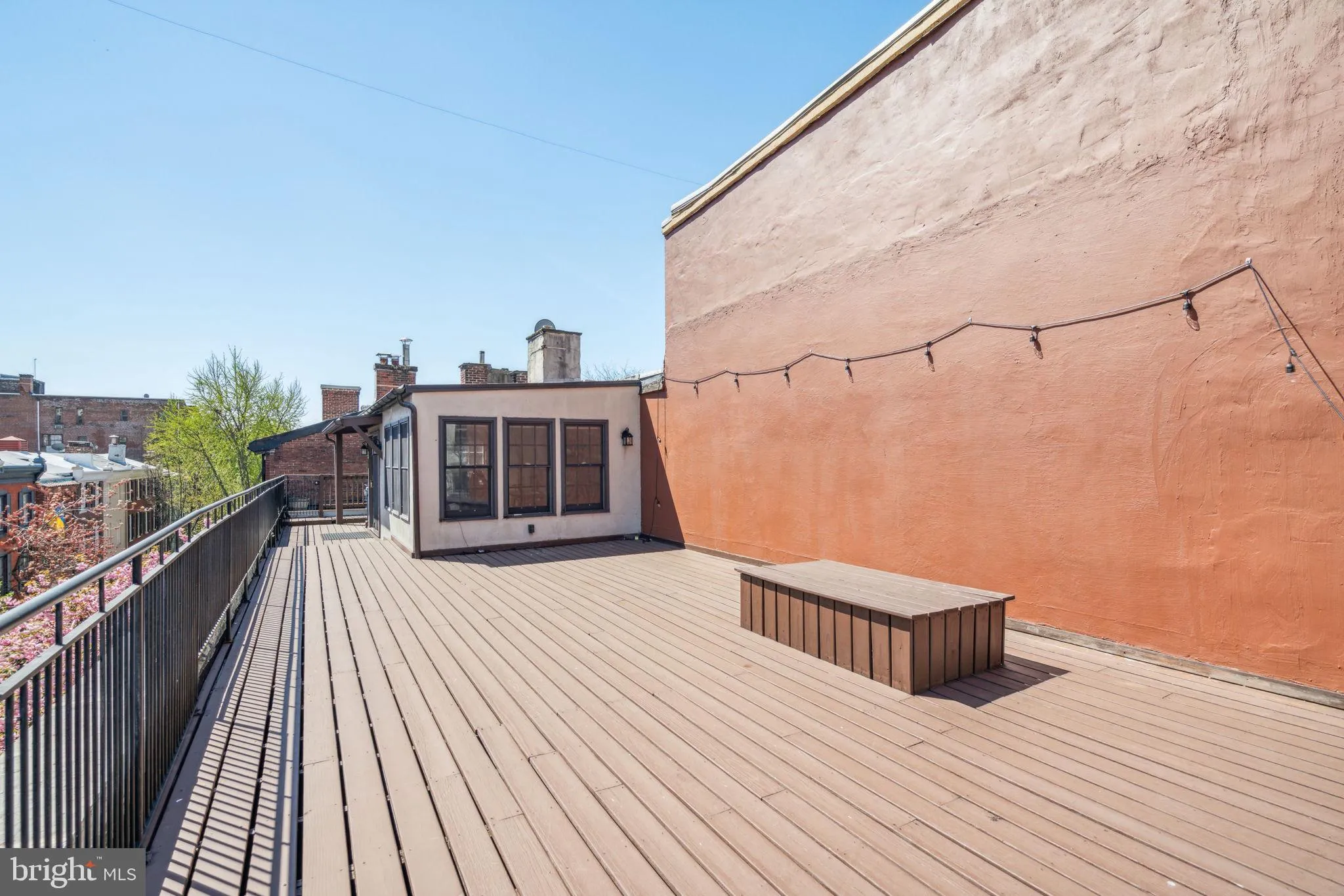 Philadelphia, Pennsylvania 19103, United States, 4 Bedrooms Bedrooms, ,2 BathroomsBathrooms,Residential,Pending,118876