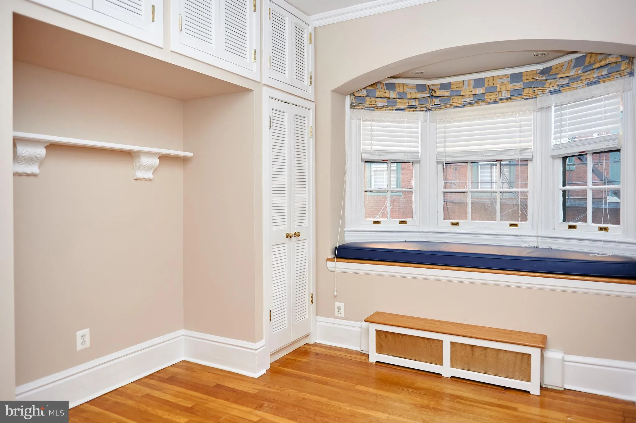 Philadelphia, Pennsylvania 19103, United States, 4 Bedrooms Bedrooms, ,2 BathroomsBathrooms,Residential,Pending,118876