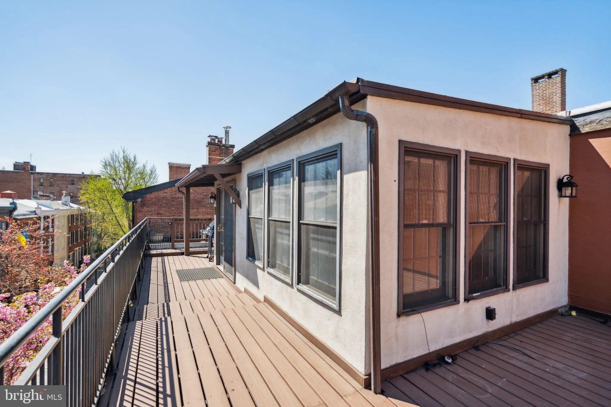 Philadelphia, Pennsylvania 19103, United States, 4 Bedrooms Bedrooms, ,2 BathroomsBathrooms,Residential,Pending,118876